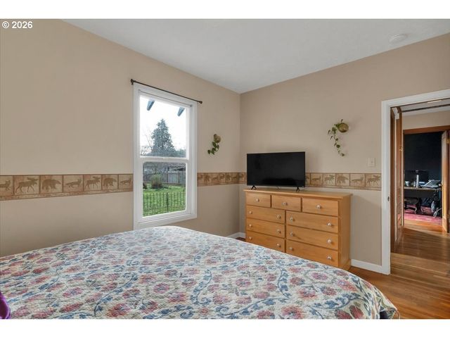 633 Se ASH St, Dallas, OR 97338