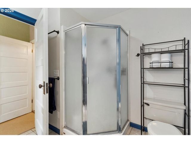 633 Se ASH St, Dallas, OR 97338