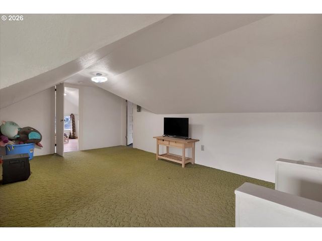 633 Se ASH St, Dallas, OR 97338