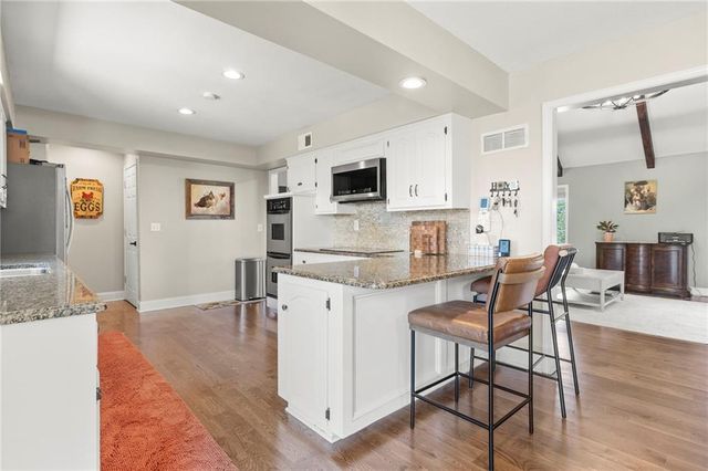 13105 S Lakeshore Drive, Olathe, KS 66061