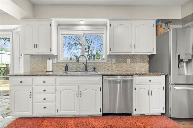 13105 S Lakeshore Drive, Olathe, KS 66061