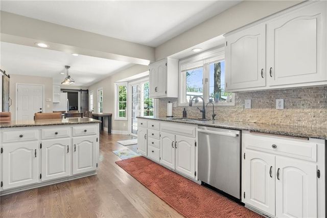13105 S Lakeshore Drive, Olathe, KS 66061