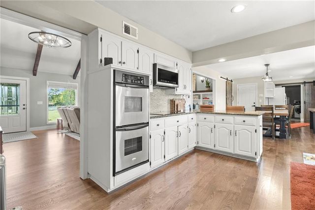13105 S Lakeshore Drive, Olathe, KS 66061