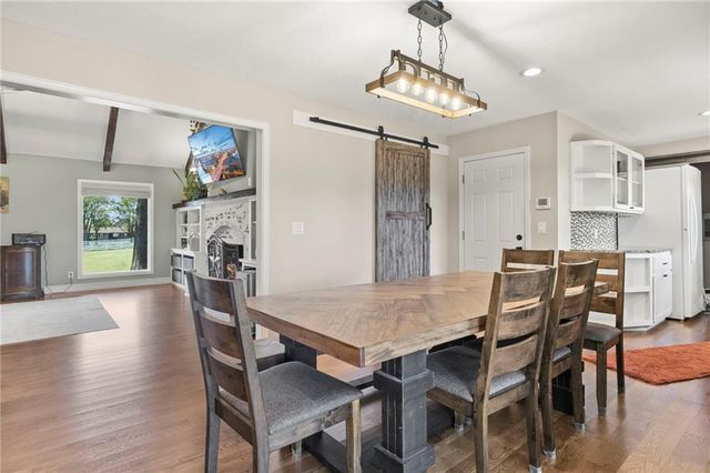 13105 S Lakeshore Drive, Olathe, KS 66061