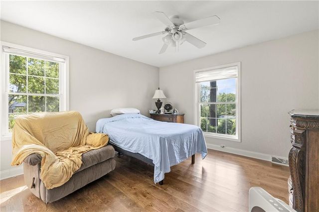 13105 S Lakeshore Drive, Olathe, KS 66061