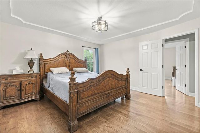13105 S Lakeshore Drive, Olathe, KS 66061