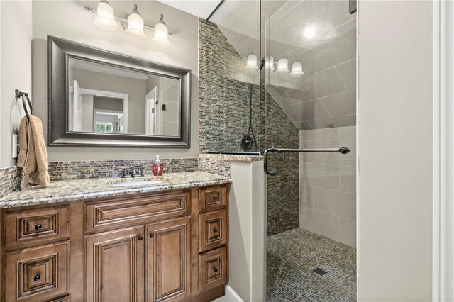 13105 S Lakeshore Drive, Olathe, KS 66061