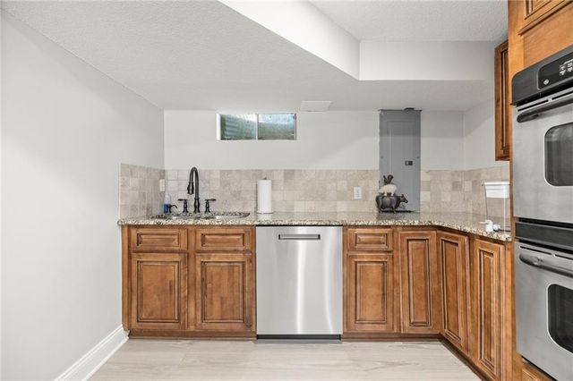 13105 S Lakeshore Drive, Olathe, KS 66061