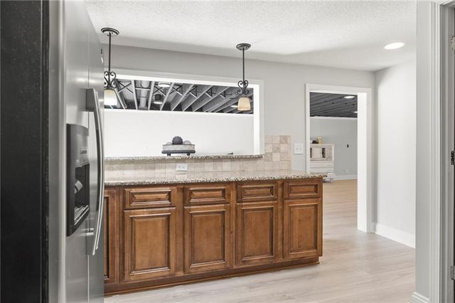 13105 S Lakeshore Drive, Olathe, KS 66061