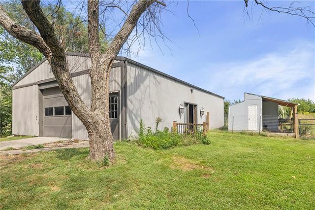 13105 S Lakeshore Drive, Olathe, KS 66061