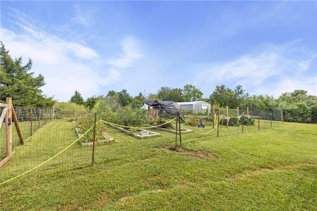 13105 S Lakeshore Drive, Olathe, KS 66061