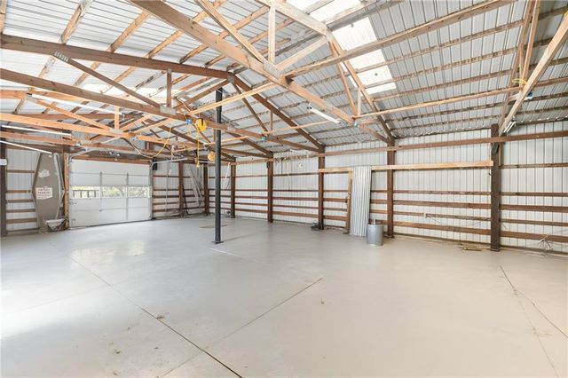 13105 S Lakeshore Drive, Olathe, KS 66061