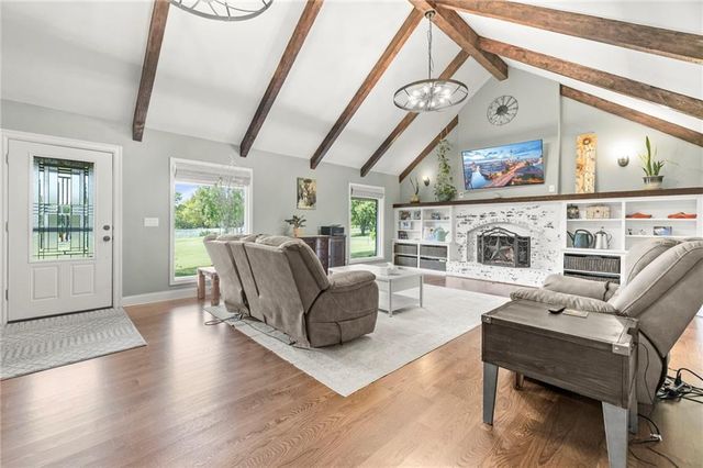 13105 S Lakeshore Drive, Olathe, KS 66061