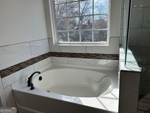 2147 Spring Rd, Gainesville, GA 30504