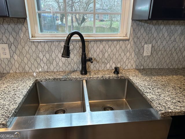 2147 Spring Rd, Gainesville, GA 30504