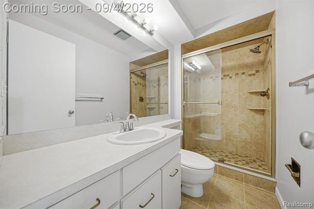 25200 Quarter Deck Street, Harrison Twp, MI 48045