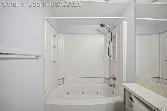 25200 Quarter Deck Street, Harrison Twp, MI 48045
