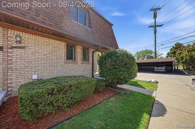 25200 Quarter Deck Street, Harrison Twp, MI 48045