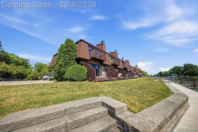 25200 Quarter Deck Street, Harrison Twp, MI 48045