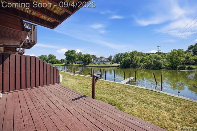 25200 Quarter Deck Street, Harrison Twp, MI 48045