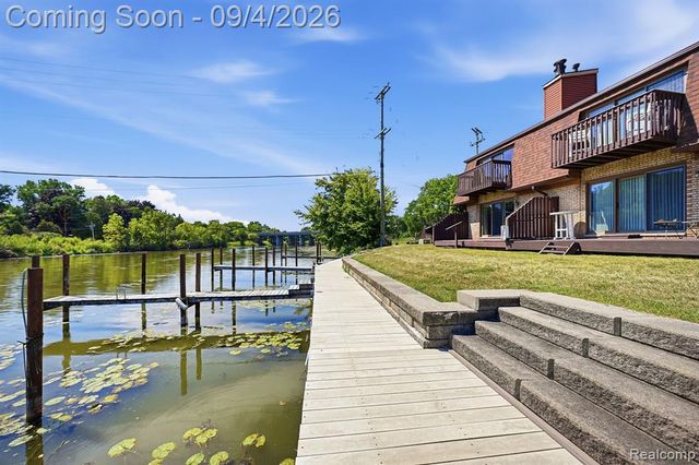 25200 Quarter Deck Street, Harrison Twp, MI 48045