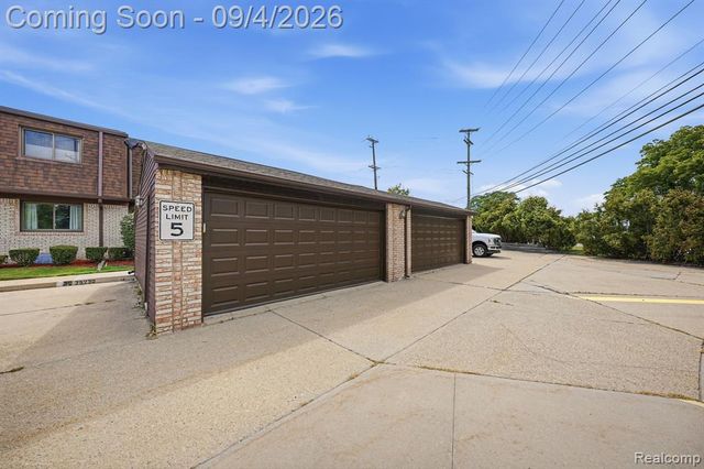 25200 Quarter Deck Street, Harrison Twp, MI 48045