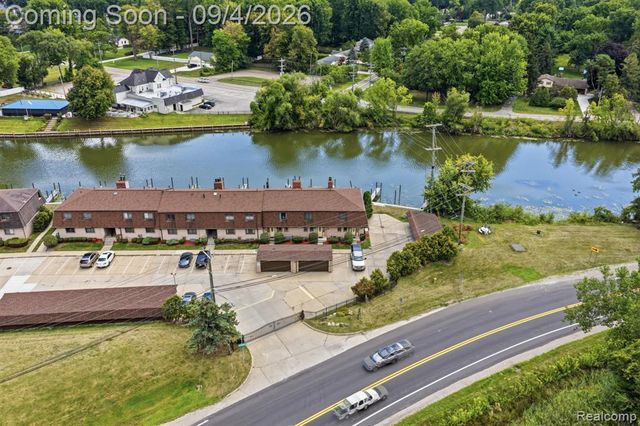 25200 Quarter Deck Street, Harrison Twp, MI 48045