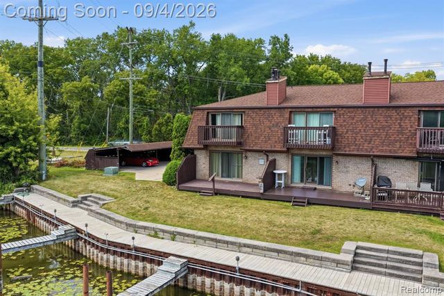 25200 Quarter Deck Street, Harrison Twp, MI 48045