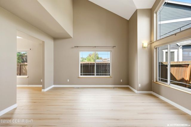 5717 Yukon Charlie Loop, Anchorage, AK 99502