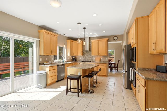 5717 Yukon Charlie Loop, Anchorage, AK 99502
