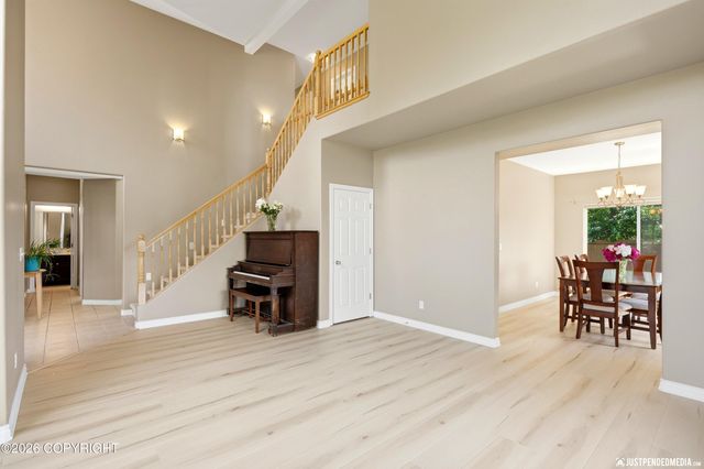 5717 Yukon Charlie Loop, Anchorage, AK 99502