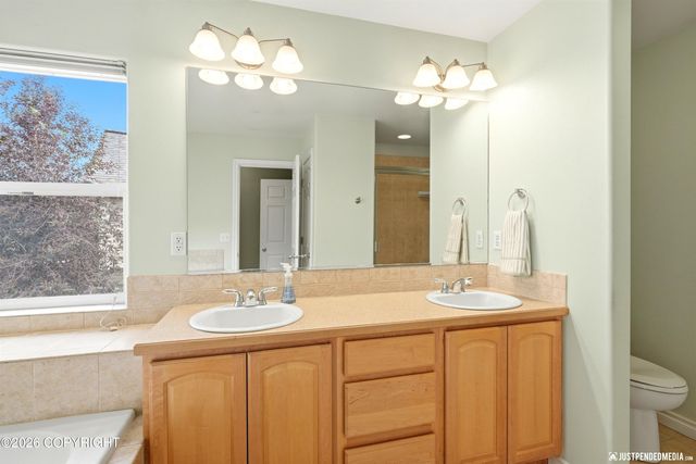 5717 Yukon Charlie Loop, Anchorage, AK 99502