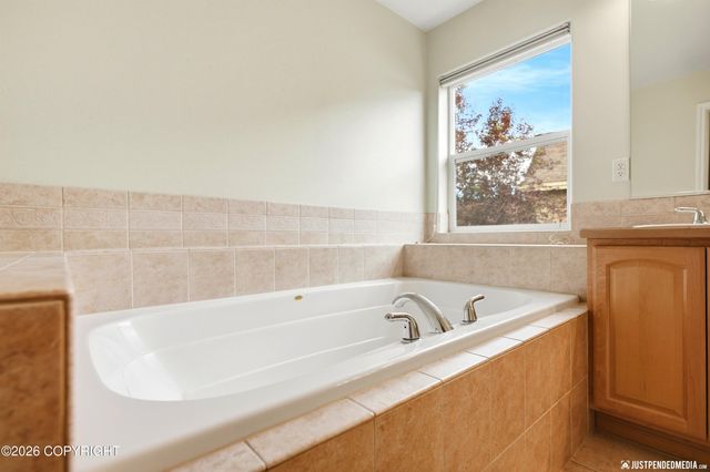 5717 Yukon Charlie Loop, Anchorage, AK 99502