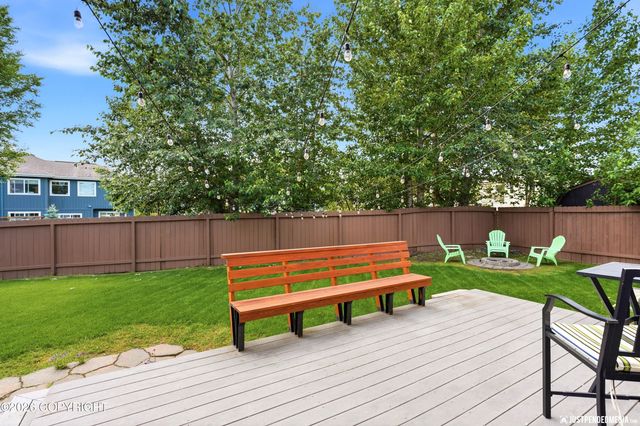 5717 Yukon Charlie Loop, Anchorage, AK 99502