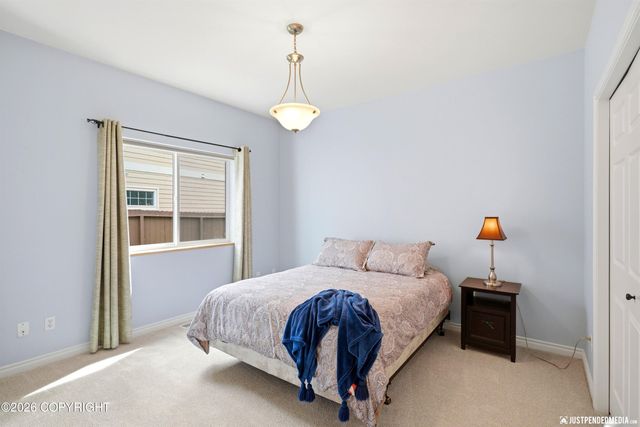 5717 Yukon Charlie Loop, Anchorage, AK 99502