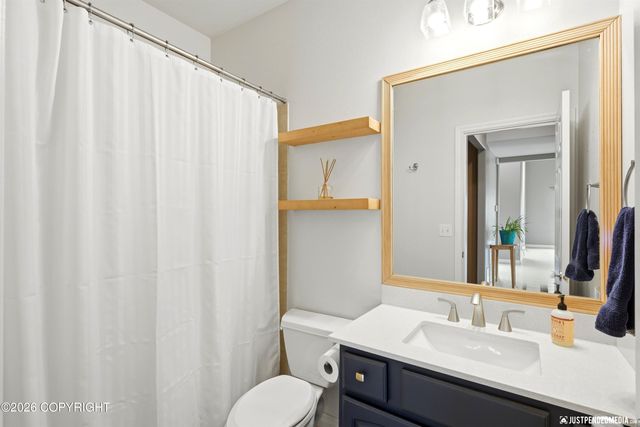 5717 Yukon Charlie Loop, Anchorage, AK 99502
