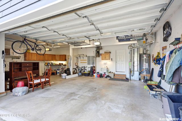 5717 Yukon Charlie Loop, Anchorage, AK 99502