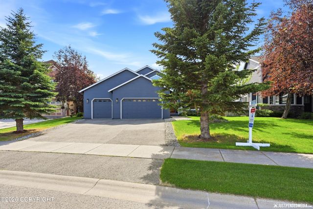 5717 Yukon Charlie Loop, Anchorage, AK 99502