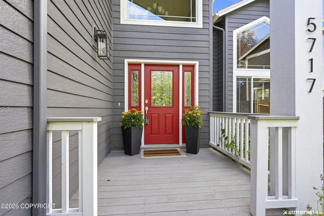 5717 Yukon Charlie Loop, Anchorage, AK 99502