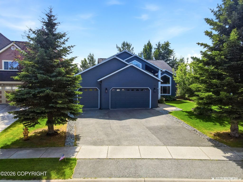 5717 Yukon Charlie Loop, Anchorage, AK 99502