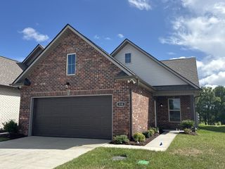 510 W Foxrun, Springfield, TN 37172