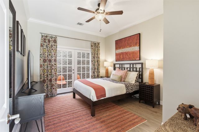 3528 N Versailles Avenue, Dallas, TX 75209