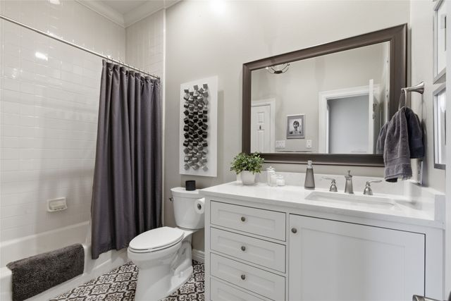 3528 N Versailles Avenue, Dallas, TX 75209