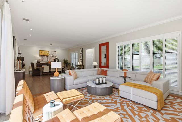 3528 N Versailles Avenue, Dallas, TX 75209