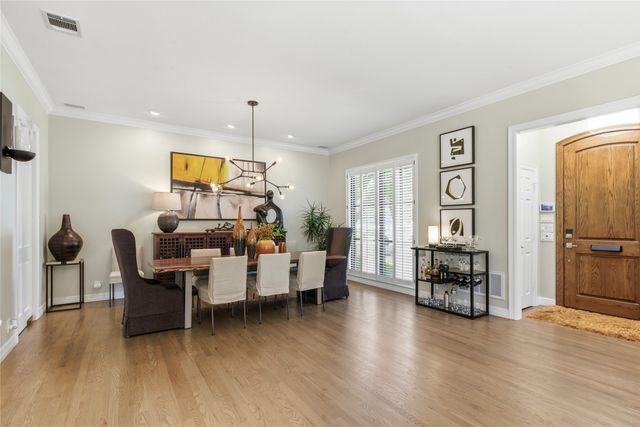 3528 N Versailles Avenue, Dallas, TX 75209