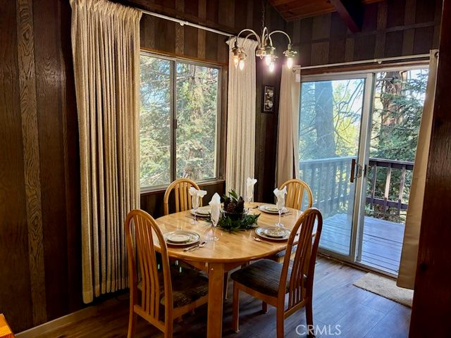23992 Lakeview Dr., Crestline, CA 92325