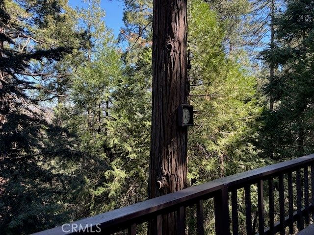 23992 Lakeview Dr., Crestline, CA 92325