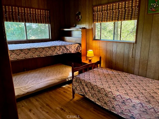 23992 Lakeview Dr., Crestline, CA 92325