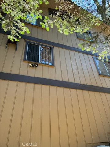 23992 Lakeview Dr., Crestline, CA 92325