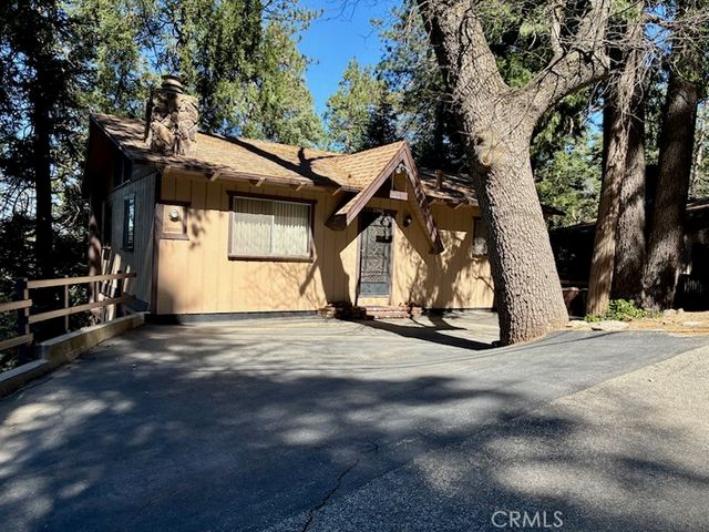 23992 Lakeview Dr., Crestline, CA 92325